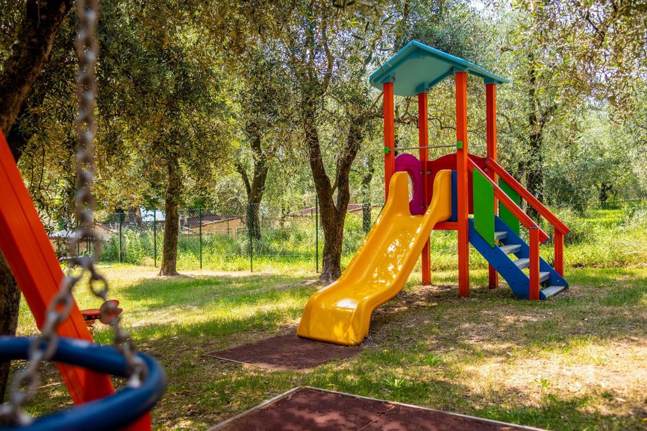 Camping Park Garda Limone sul Garda Exterior photo